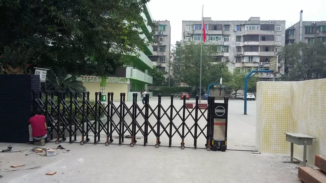房县房县深圳市伸缩门