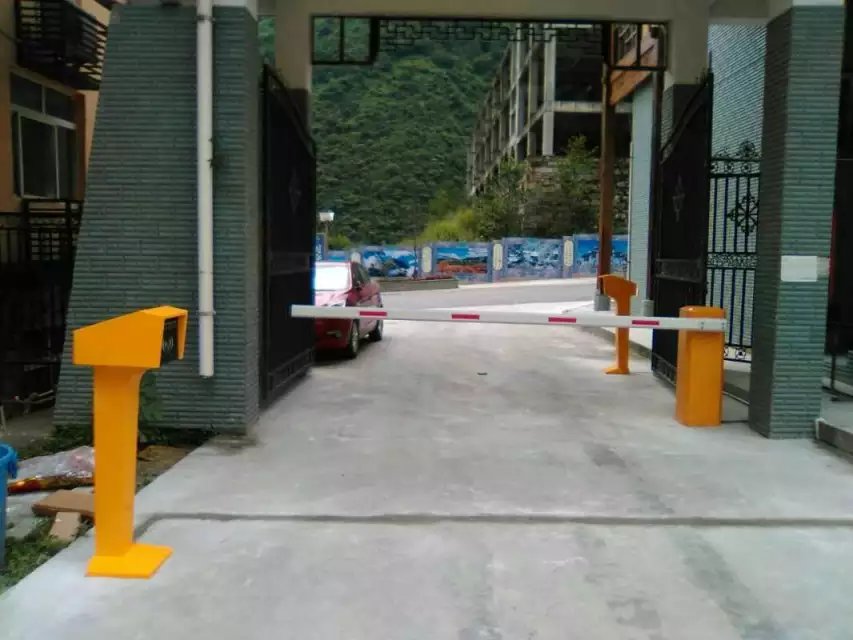 房县房县四川巴中市道闸